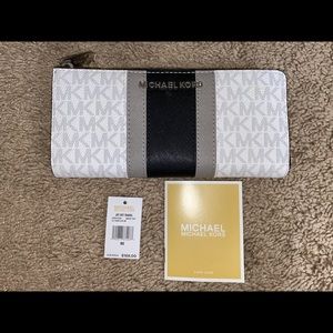 Center Striped Michael Kors Wallet